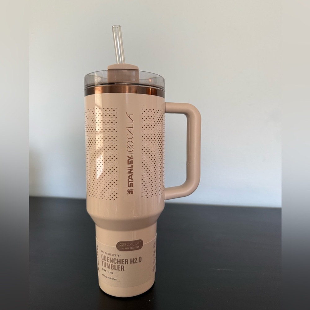 Stanley Quencher H2.0 + Calia 40oz Tumbler: Oat Milk, NEW